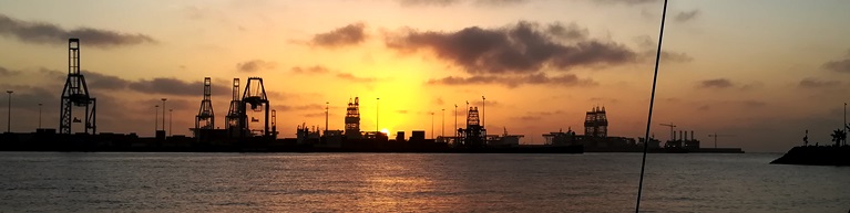 Lever de soleil sur le port de Las Palmas