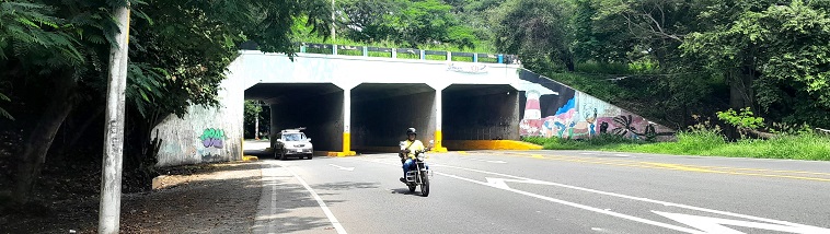 Echangeur d'El Roble en direction de Puntarenas, suivez le phare ! sept. 2024