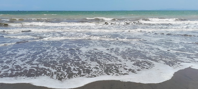 Plage de Puntarenas à grande marée basse, avr. 2024