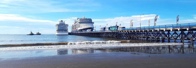 ...et accouplés sur la jetée de Puntarenas, oct. 2024